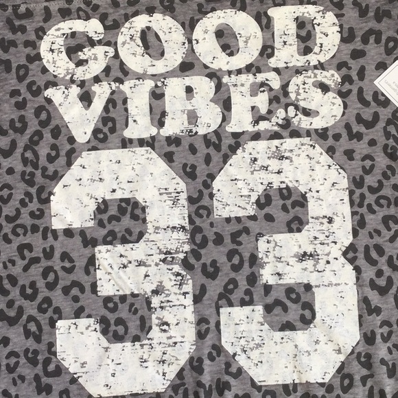 NEW - Fun loose T-Shirt! “Good Vibes 33” Animal Print - Picture 2 of 6